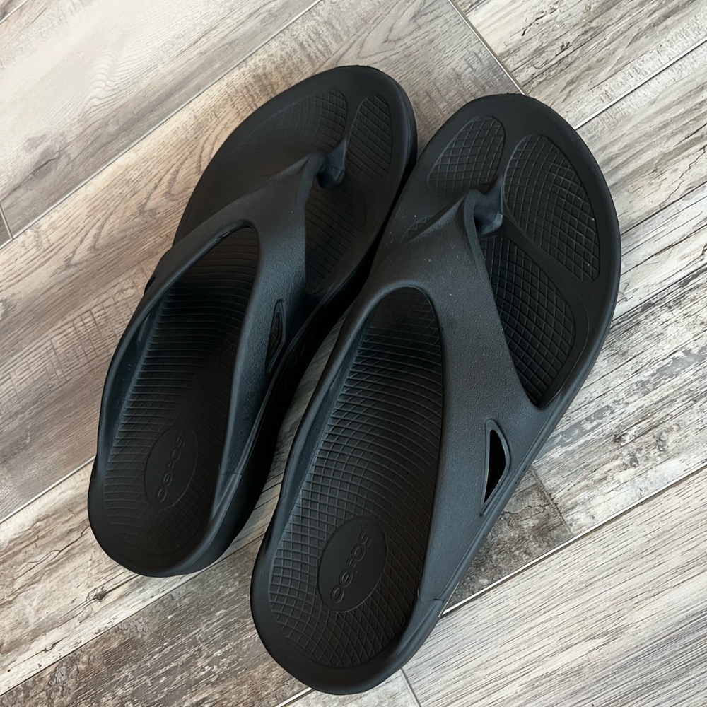 Oofos sandals